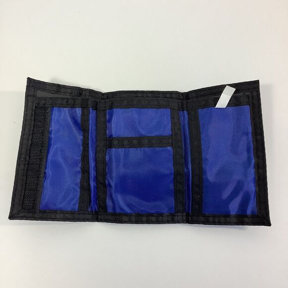 Detroit Pistons Tri-Fold Nylon Wallet 2005-2017 Logo Shows Minor Wear - Picture 3 of 5